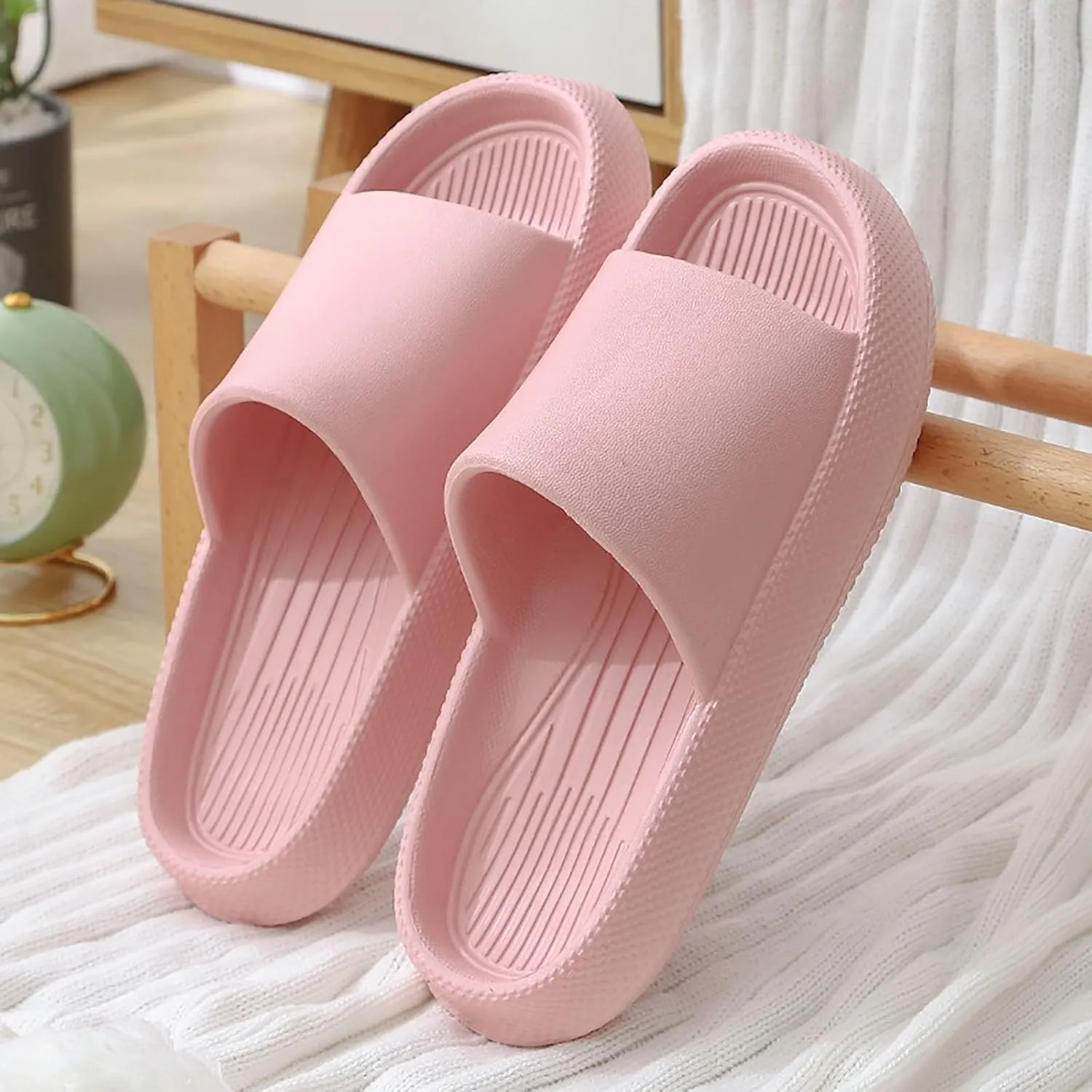 Bath Slippers Mens Cloud Slides Women and Men Indoor Slipper Showers Sandals Non Slip Shower Slides Dorms Outdoor