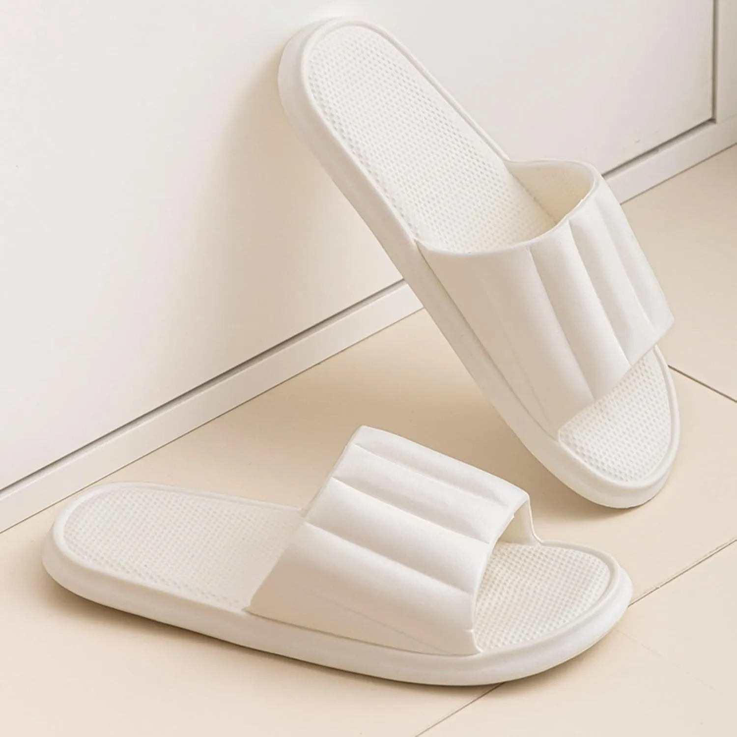 Bath Slippers Women and Men Indoor Slipper Mens Pillow Slippers Cloud Slides Shower Slides Comfortable Soft Sole