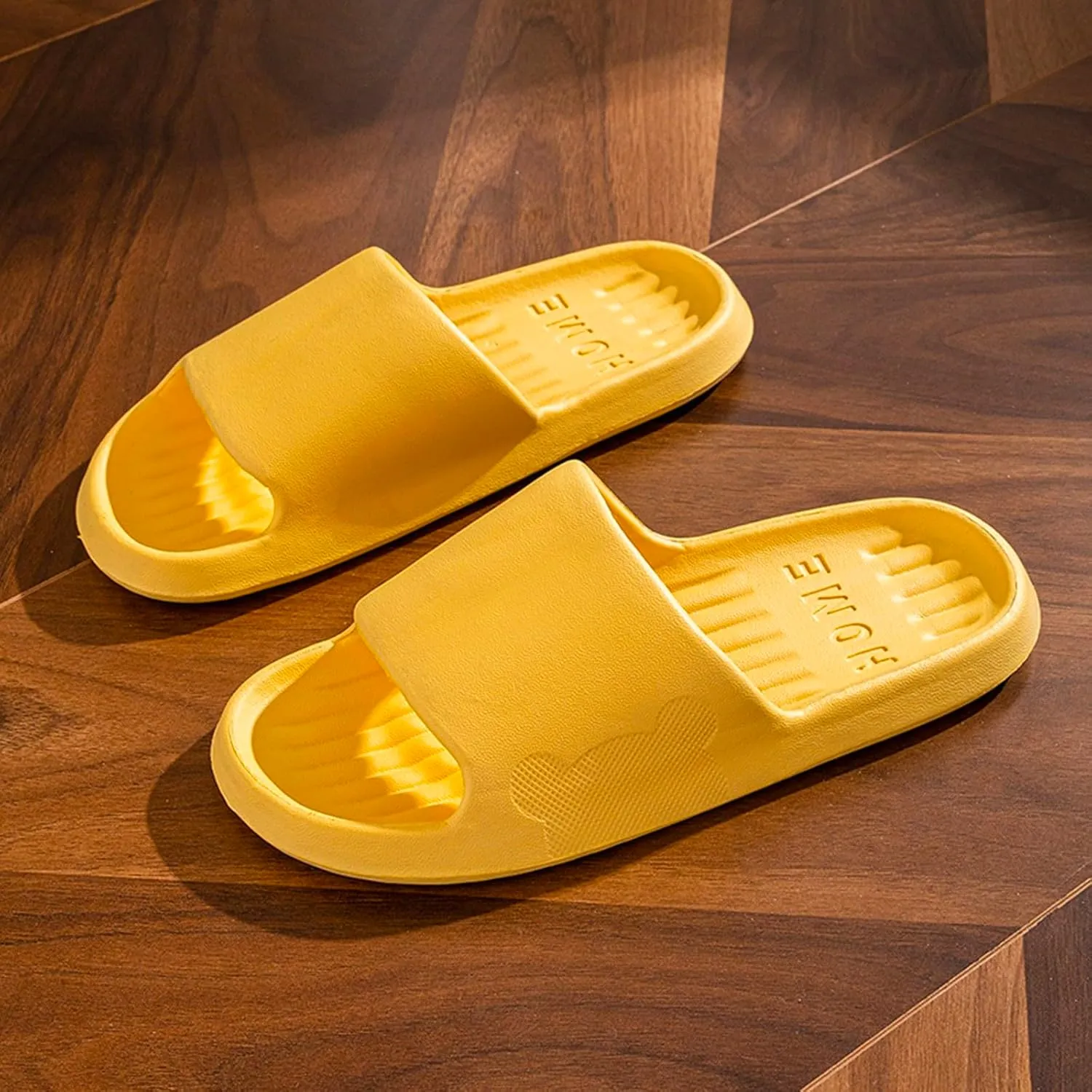 Cloud Slippers for Men Shower Shoes Women Bathroom Slippers Men Slides for Women Indoor Indoor Outdoor Bathroom