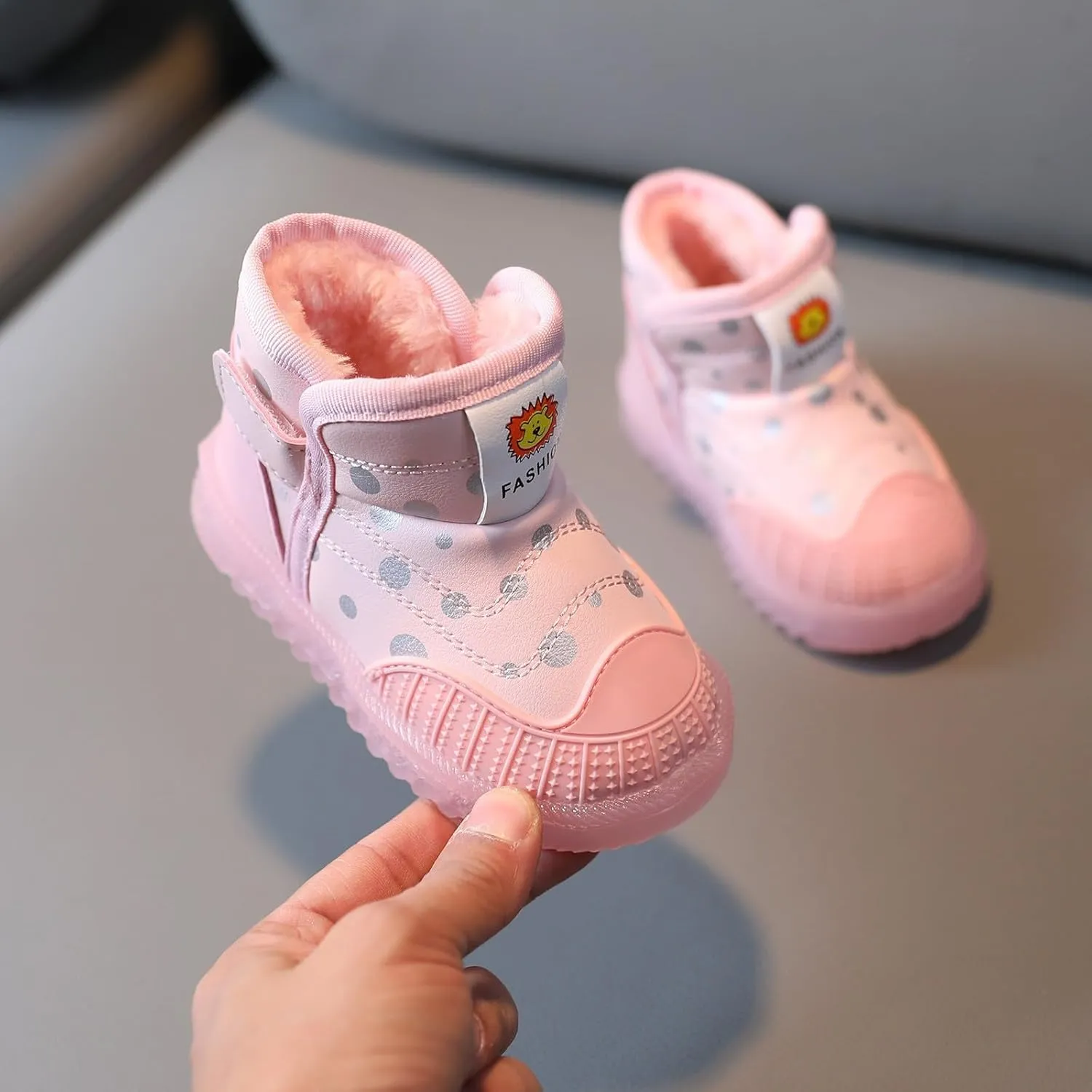 High Top Light Up Toddler Sneakers Boys Girls Cotton Plush Fashion Warm Sneaker Cute Casual Walking Snow Baby Boots
