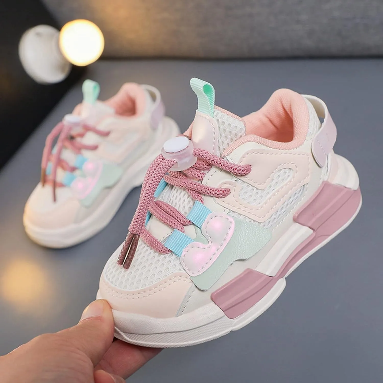 Kids Basketball Shoes Super Light Sneakers with Lace-Up High-Top Sneakers Running Non-Slip Sport Shoes Tennis Shoes