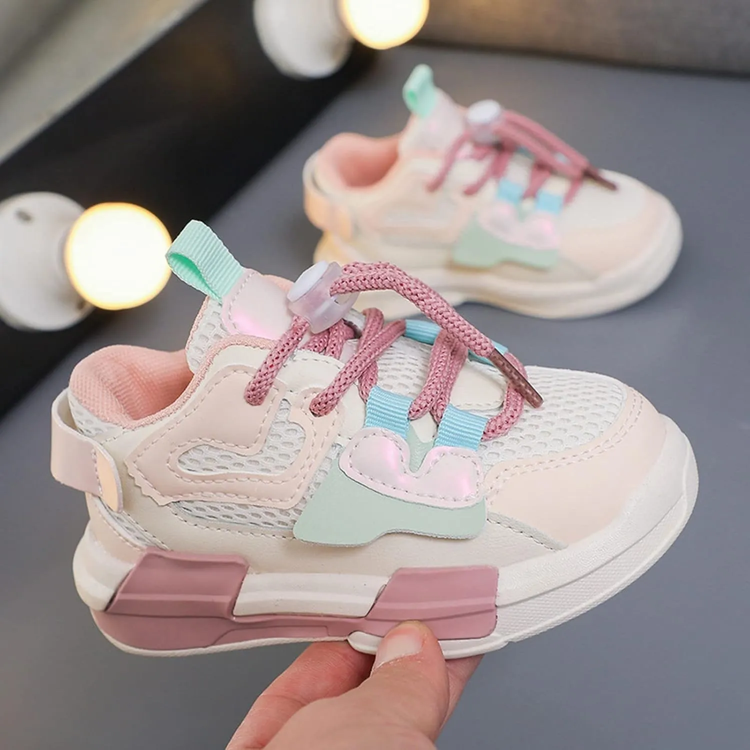Kids Basketball Shoes Super Light Sneakers with Lace-Up High-Top Sneakers Running Non-Slip Sport Shoes Tennis Shoes