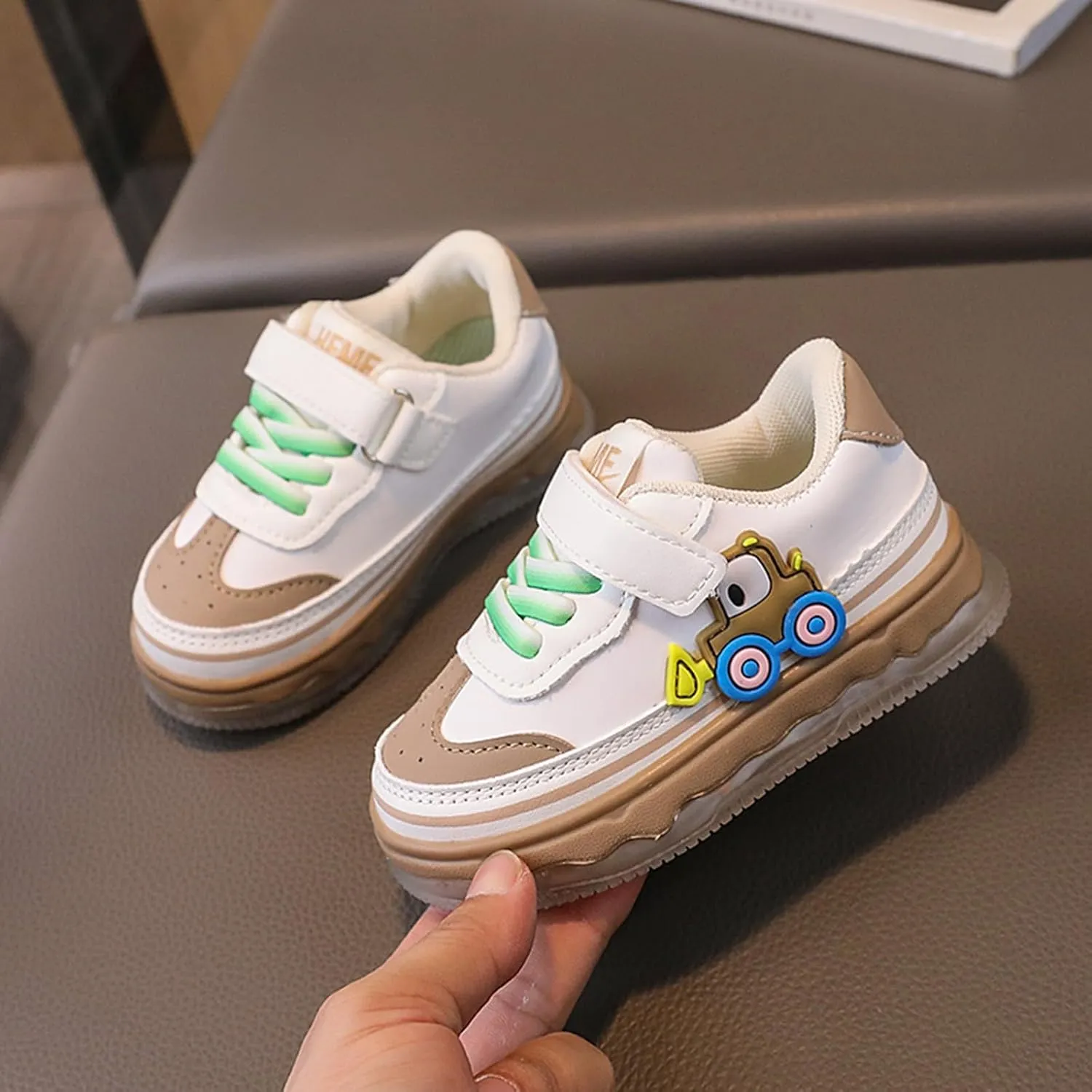 Kids Light Up Flashing Sneaker Athletic Running Shoes Lace-Up Slip-on Sneakers for Boy Girl Kids Glowing Trainer