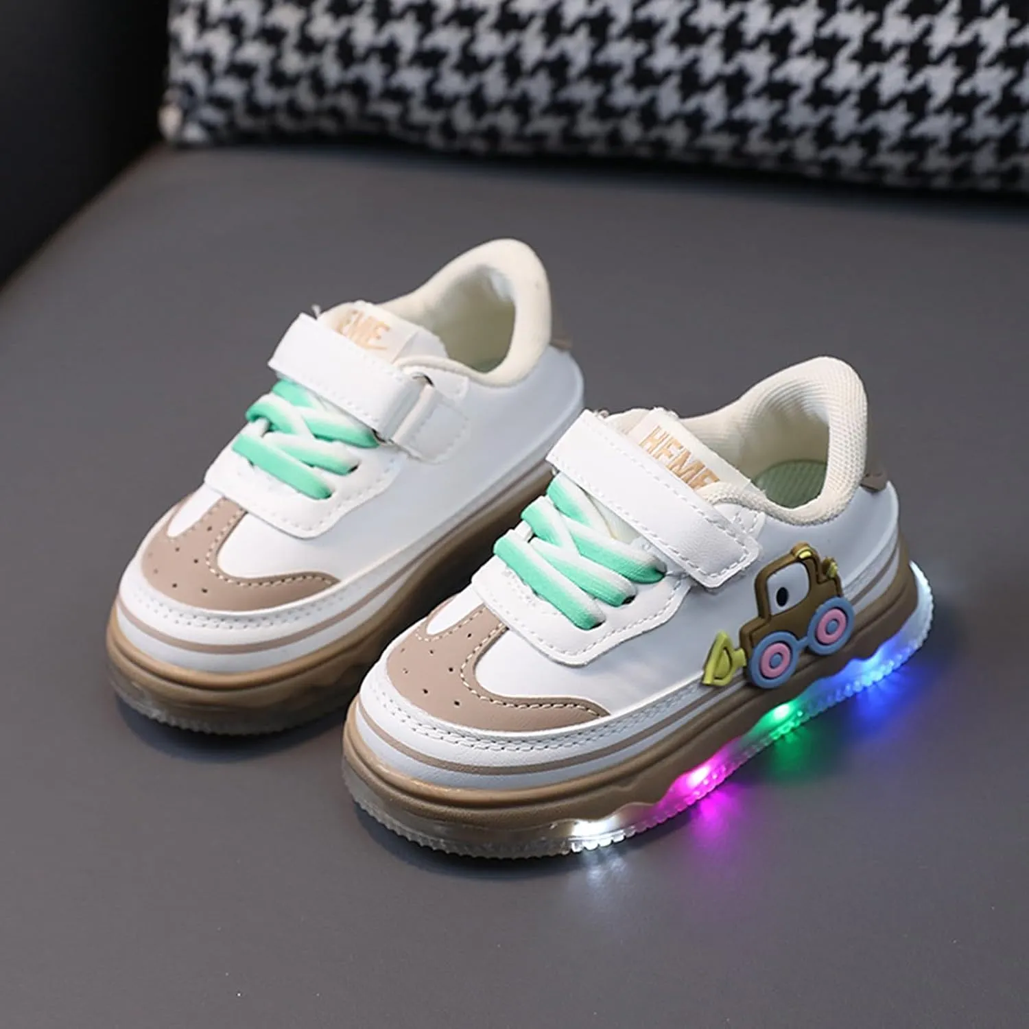 Kids Light Up Flashing Sneaker Athletic Running Shoes Lace-Up Slip-on Sneakers for Boy Girl Kids Glowing Trainer