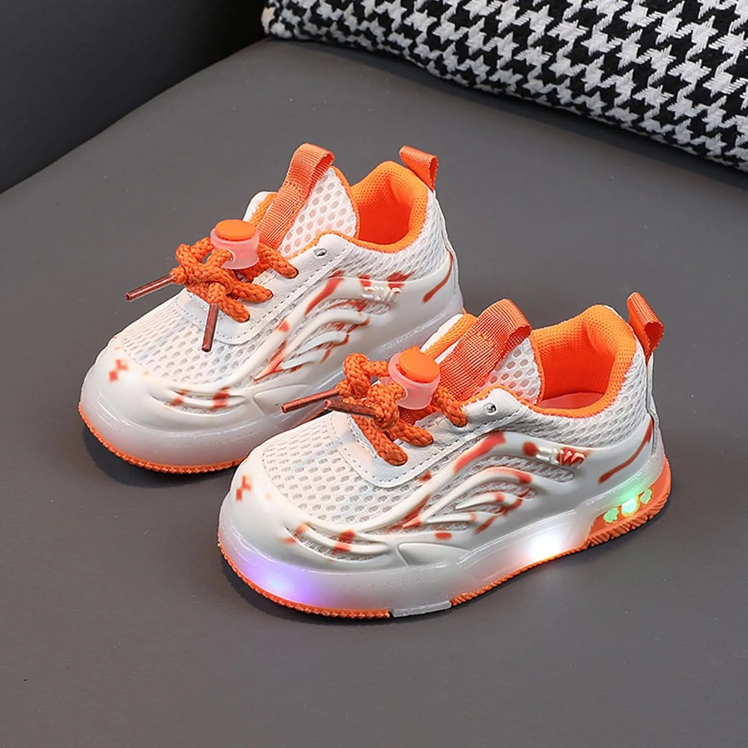 Kids Toddler Light Up Flashing Shoes Girls Boys Lightweight Breathable Flat Walking Sneaker Shoes for Girls Stretch
