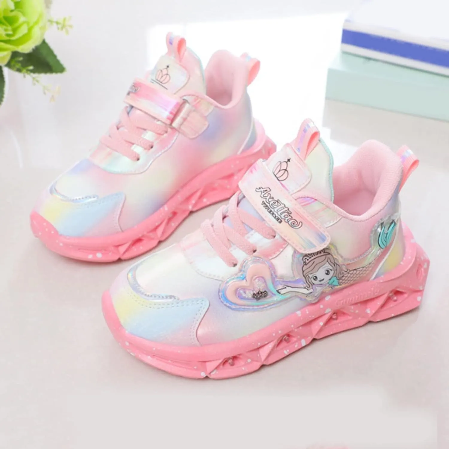 Light Up Shoes for Girls Kids Toddler Breathable Flashing Sneakers Breathable Lightweight Casual Shoe Kids Girl