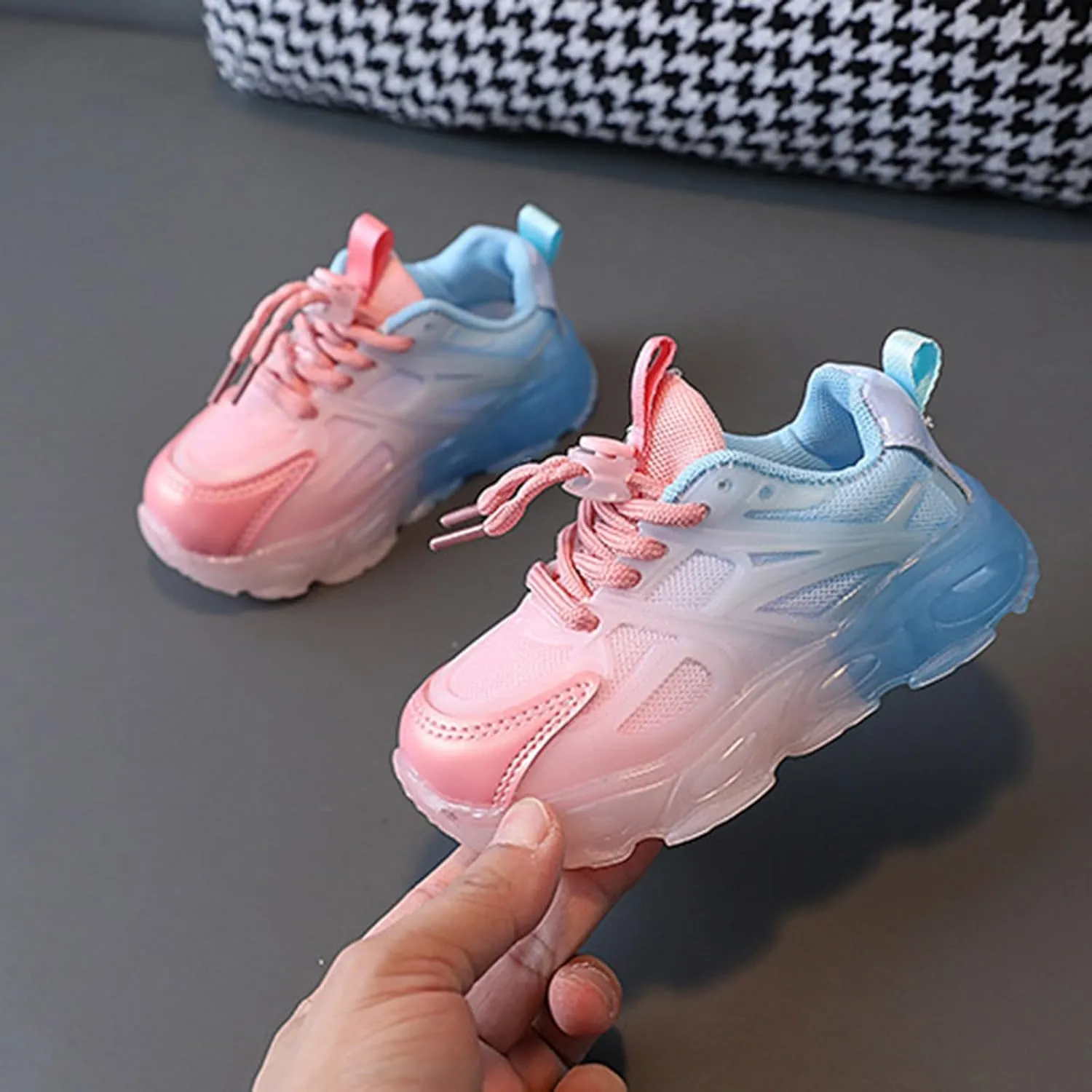 Little Boys Girls Light Up Shoes Breathable Lightweight Comfy Soft Running Trainer Tennis Sneakers for Toddler Kids