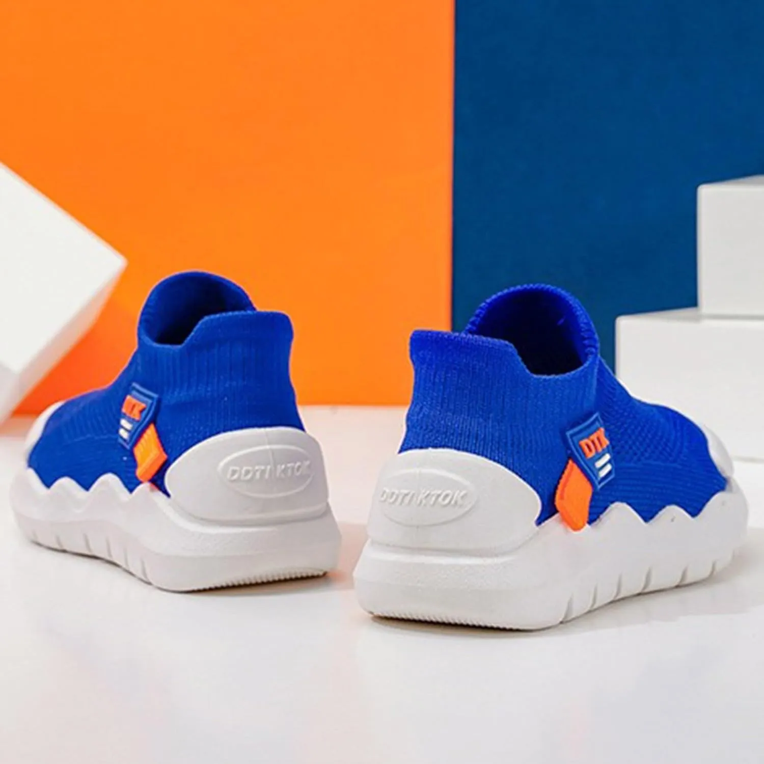 New Spring and Breathable Knitted Sneakers for Boys Girls Middle and Older Children Boy Sneakers Boys Athletic Shoes