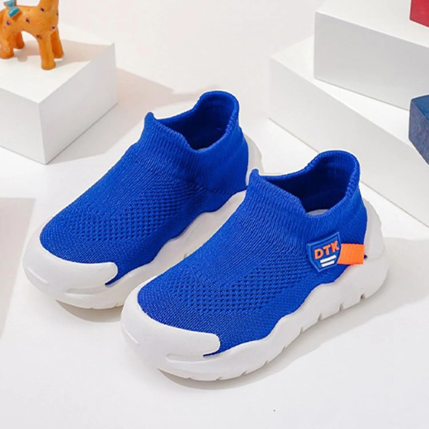 New Spring and Breathable Knitted Sneakers for Boys Girls Middle and Older Children Boy Sneakers Boys Athletic Shoes