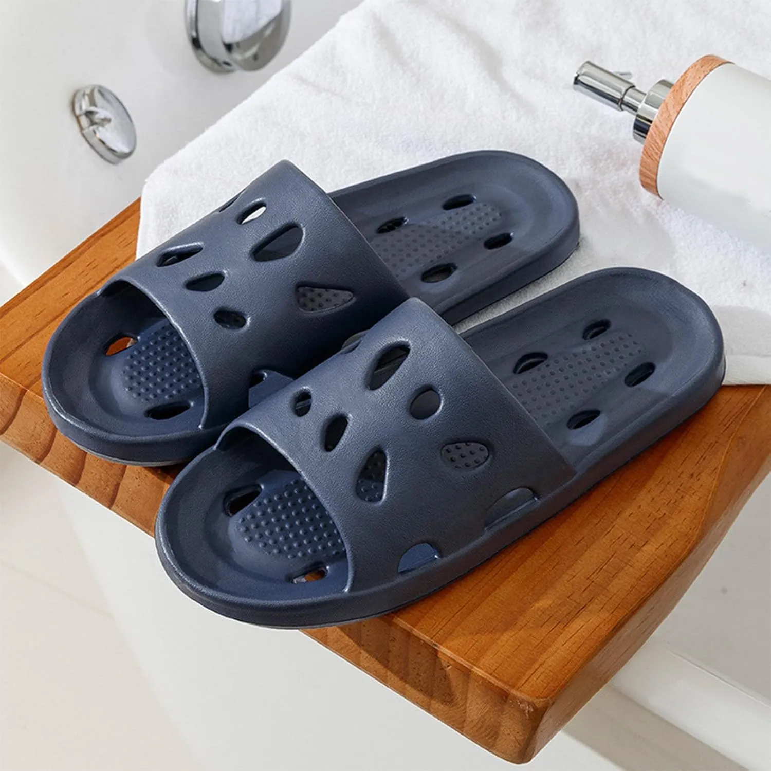 Pillow Slippers for Women Non Slip House Slippers Indoor Outdoor Beach Non Slip Sandals Women's Cloud Slides